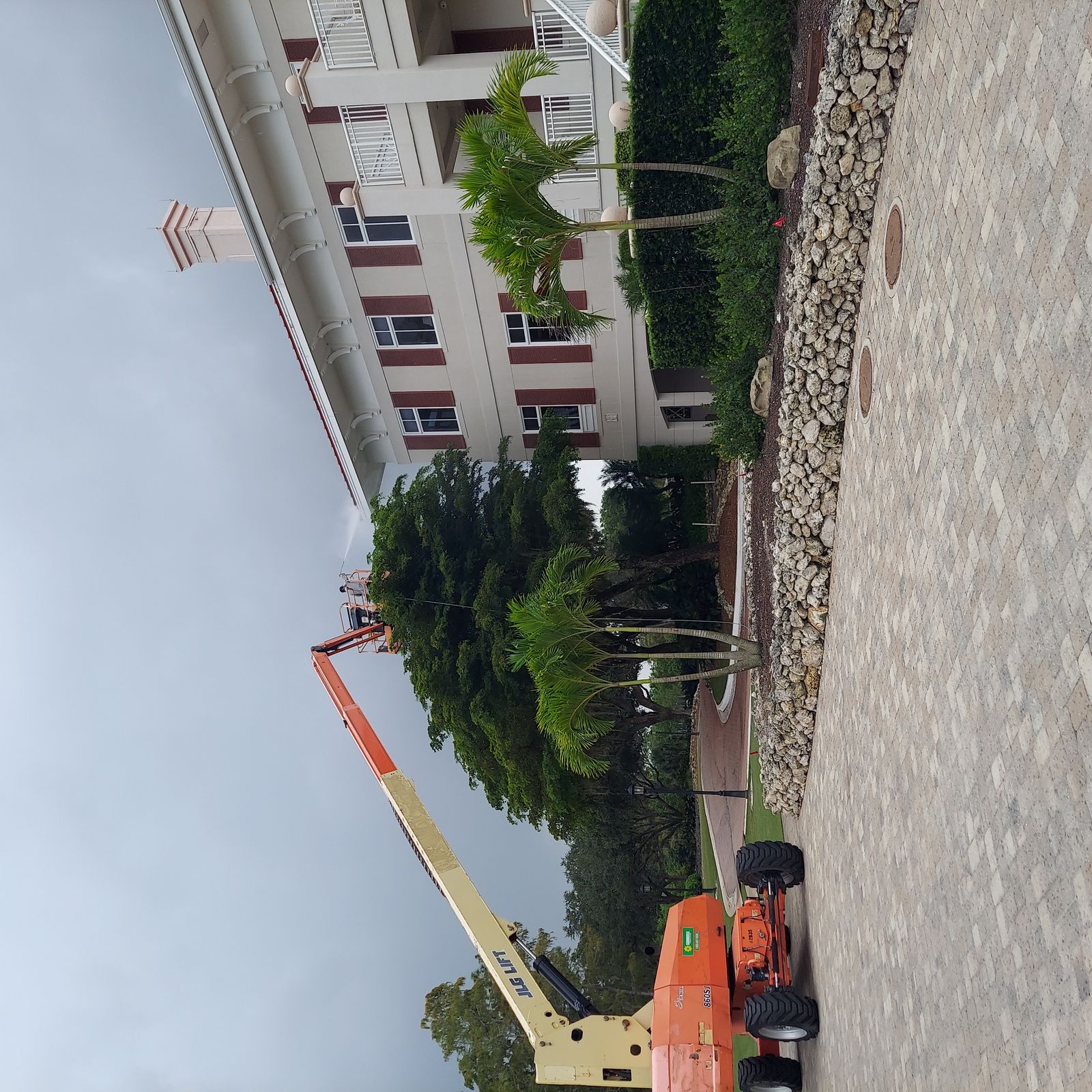 Blastmasters truck at a residential property in SW Florida